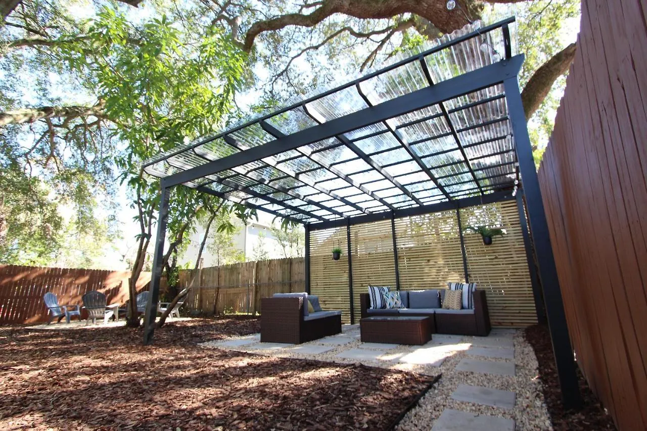 3 Bedroom Modern Ybor City Home- Pet Friendly Tampa