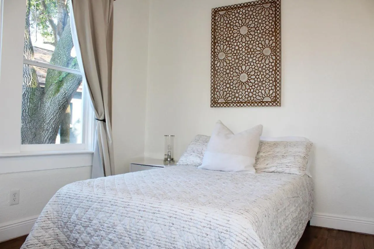 Ferienhaus 3 Bedroom Modern Ybor City Home- Pet Friendly Tampa