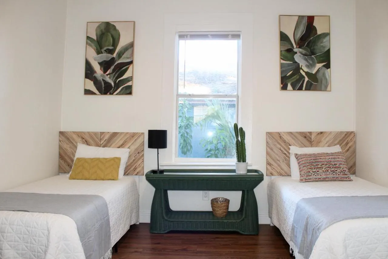 Ferienhaus 3 Bedroom Modern Ybor City Home- Pet Friendly Tampa USA
