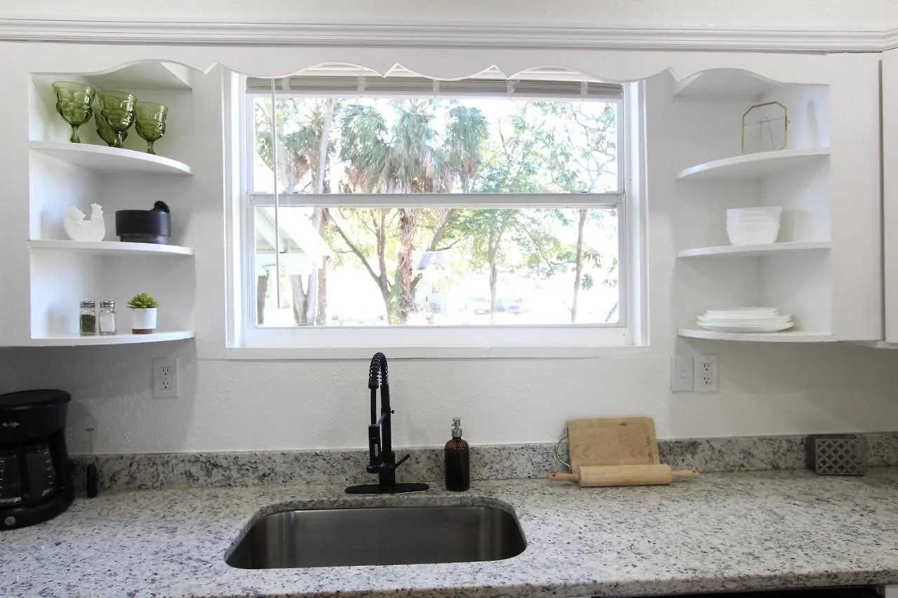Ferienhaus 3 Bedroom Modern Ybor City Home- Pet Friendly Tampa